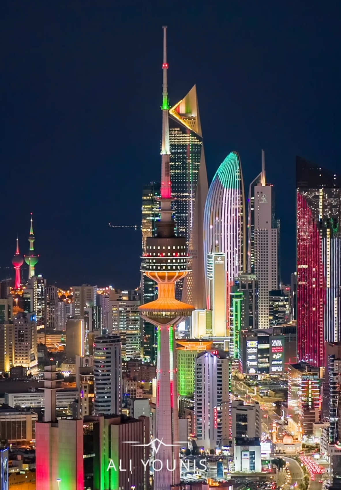 🇰🇼يا كويت نفديك بأرواحنا🇰🇼 إهداء لدولة الكويت بمناسبة أعيادها الوطنية وحفظ الله الكويت من كل مكروه 🙏و كل عام ودولة  الكويت بخير ودام أعيادك يا بلادي ❤️ #dji #الكويت #kuwait #فبراير #فبراير_الكويت #الكويت🇰🇼 #دولة_الكويت #كويت #درون 