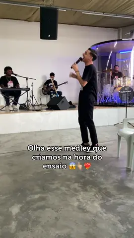 Foi 100% improvisado e na hora kkk mas cantar com essa banda maravilhosa fica fácil ❤️ #louvor #gospel #ensaio #adoracao #louvores 
