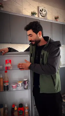 شلون بينه😂#احمد_جواد💜 الانستا بالبايو دخلو ضيفو 