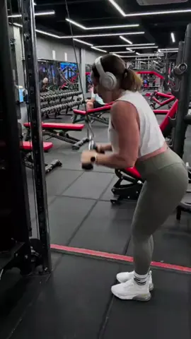 #triceps #arm #upperbody #muscles #bodybuilding #consistency #motivation #positivevibes #gymmotivation #GymTok #pt #jbfitness 