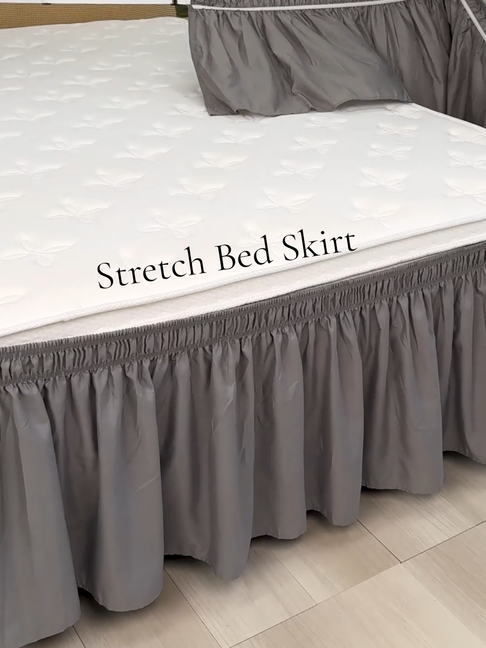🤩The ruffles of the bed skirt look so pretty and it sits perfectly on the edge of the bed #ieasygoing #bedskirt #bedskirt #beddecor #tiktokshoprestock 