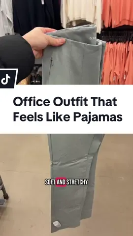 I should not be this cozy at work, but here we are. Old Navy, take my money! #comfyprofessional #oldnavystyle #officefashion #budgetshopping #professionalsweats