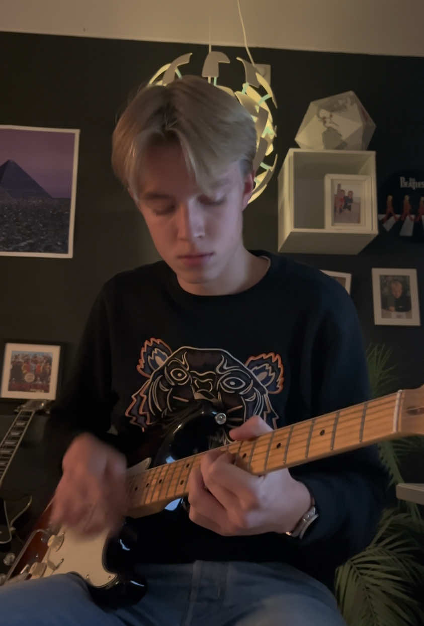 Bille Jean! 🎸🕺#guitartok #guiarist #fyp #fenderstratocaster #michealjackson #billejean #michealjacksoncover 