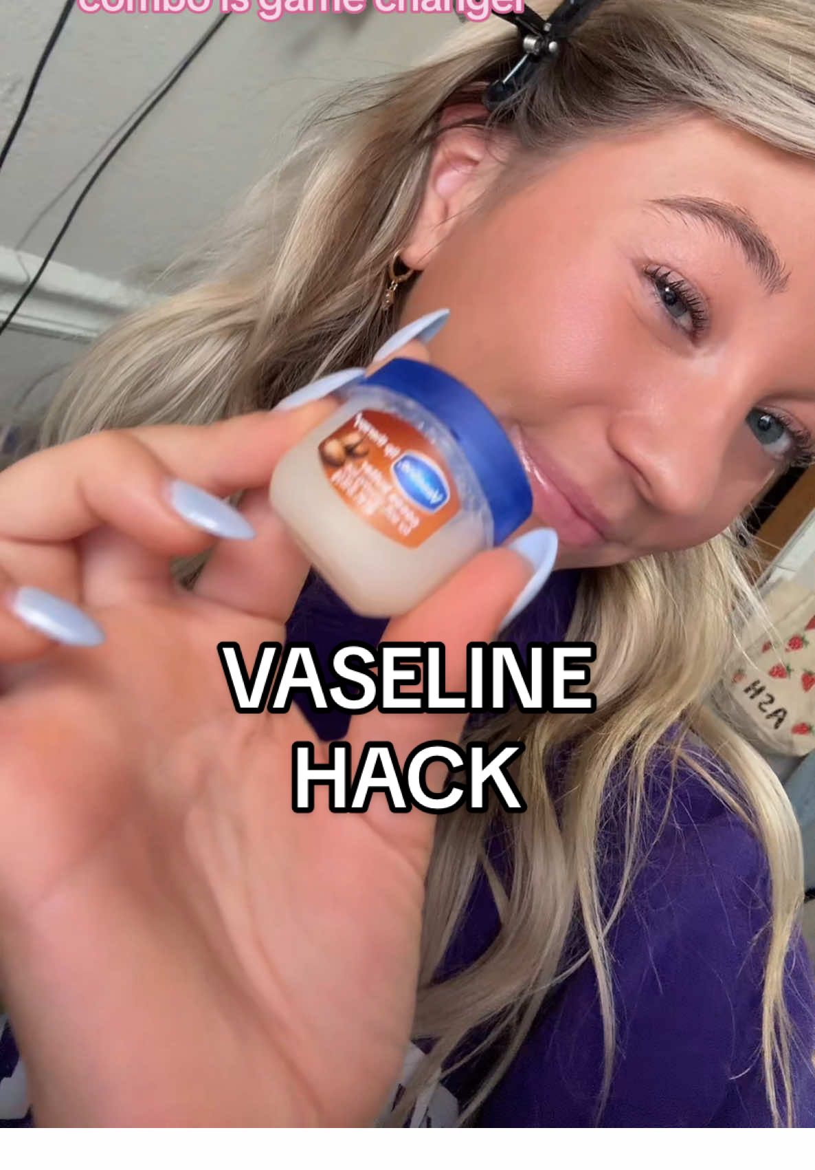probably my favorite hack i’ve learned #vaseline #vaselinelashes #lashes #girly #creatorsearchinsights #microinfluencer #foryou #vaselinehack 