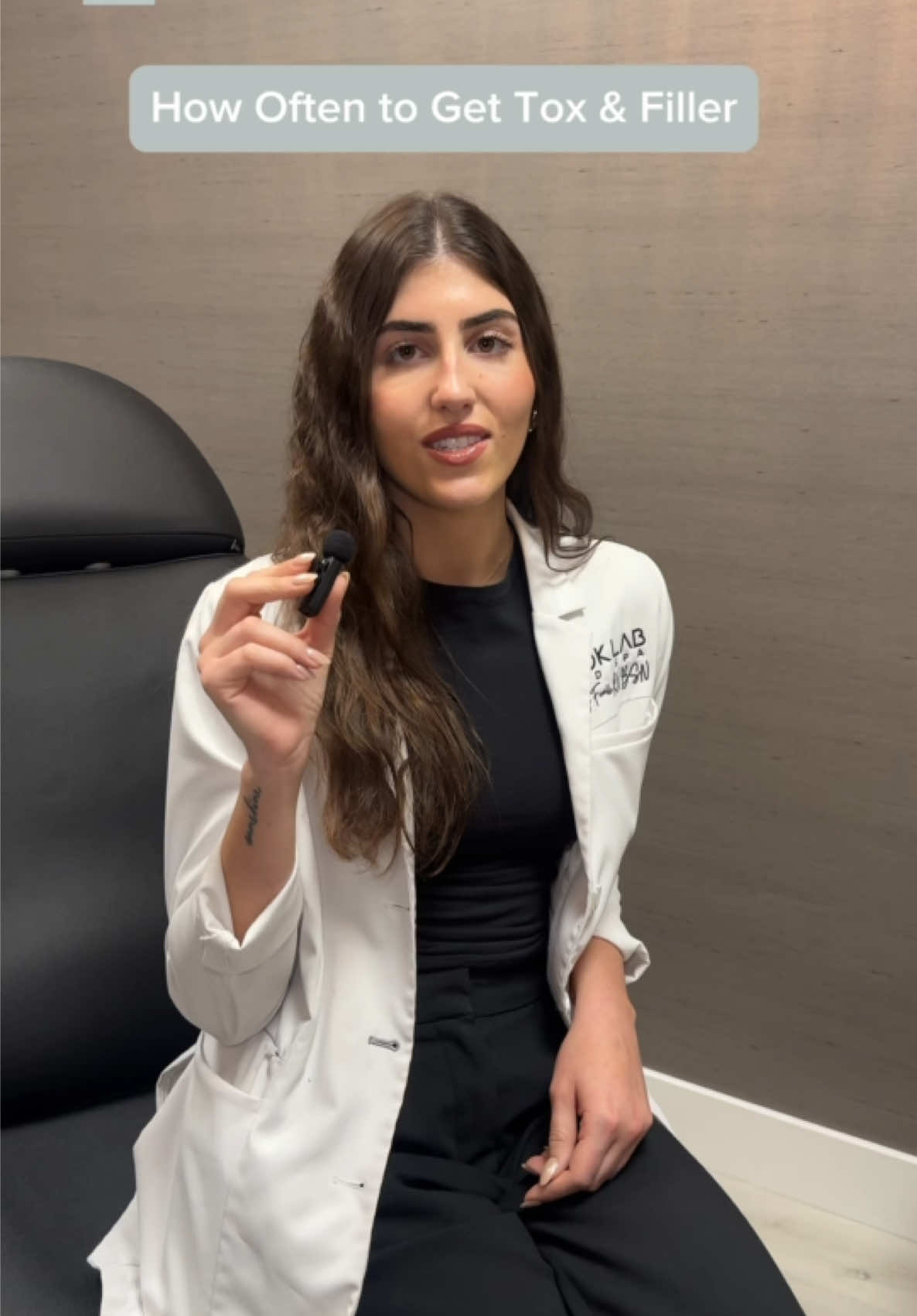 ✨ Botox & Filler 101: How Often Should You Get Them? ✨ For the best, most natural-looking results: 💉 Botox – every 3 months to keep wrinkles away 💋 Filler – every 6-12 months to maintain volume & definition Consistency is key for a refreshed, youthful look! Ready to book? Visit LookLab at one of our locations nationwide! 🌎💖 @Carly | AZ Aesthetic Injector  #LookLabMedSpa #BotoxAndFiller #BotoxResults #FillerRefresh #AntiAging #WrinkleFree #BeautyTips #SelfCare #GlowUp #SkincareGoals #AestheticMedicine #TimelessBeauty #ScottsdaleAesthetics #PhoenixMedSpa  #NationwideMedSpa 
