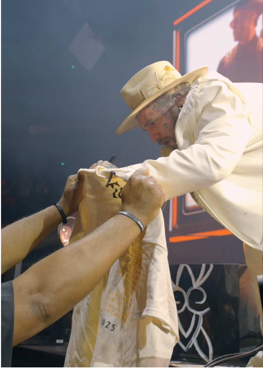 I’m guilty…of signing anything and everything y’all hold up. But don’t be getting any crazy ideas now 👀 I LOVE Y’ALL SO MUCH !!  🎶: Guilty 📸: @Bryce Hall (not that one) 