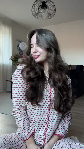 PAA: You dont need to fry your hair for a good hair day😌✨ #hair #heatlesscurls #heatlesshair #haircare #hairtips #damagedhair #bleachdamage #heatdamage #overnightcurls #overnightblowout #sockcurls 