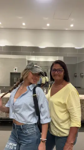 jajajaja bueno la abuela 