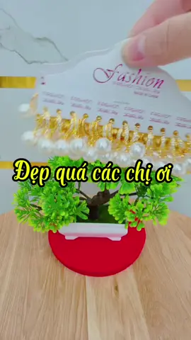 Lên vài mẫu hoa tai cho các chị mình tham khảo nha #xuhuong #xuhuongticktok #thuhuyenshop #thinhhanh #trangsuc #hoatai #hoatainu #hoataixinh #hoataidep 