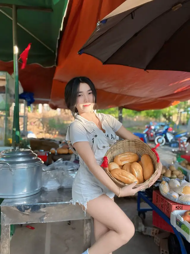 Bánh mì Hà Nhi…😆#hottrend #cogaibanbanhmi🥖 #xuhuong 