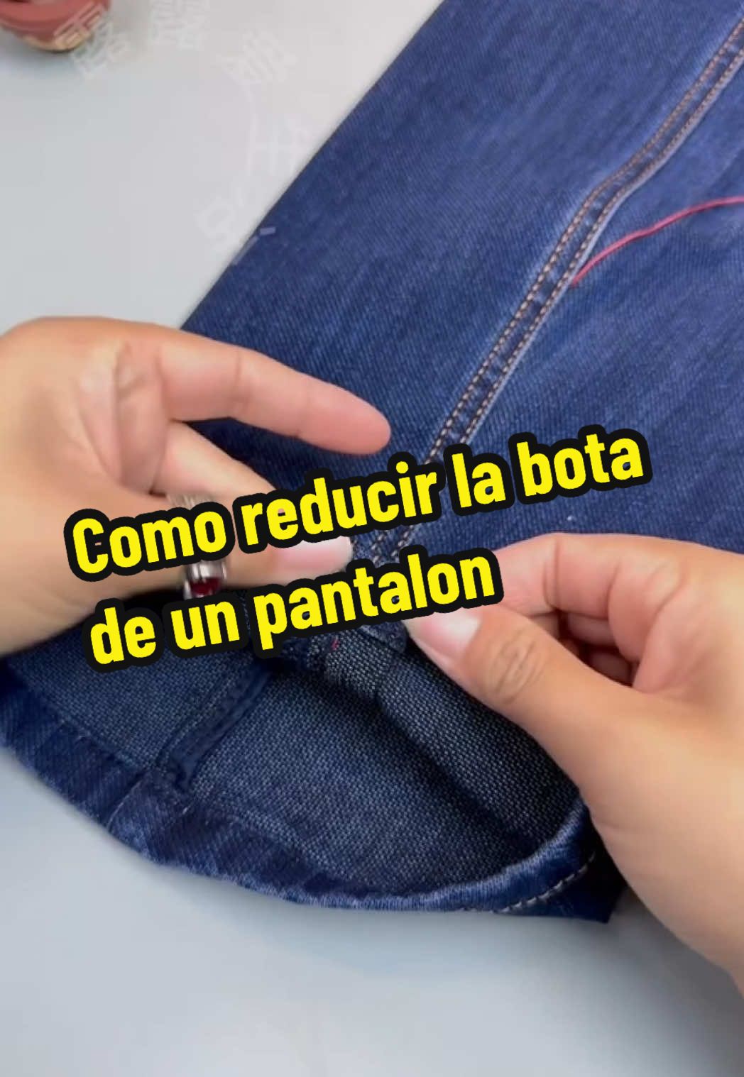 Como reducir la bota de un pantalon #costura #DIY #manualidades 