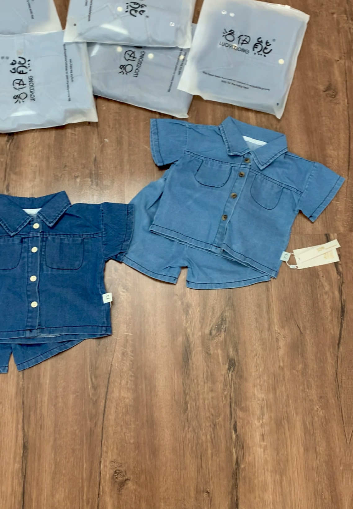 Bộ cộc tay denim cho bé cực xinh #khongthitinh #mevabesosinh #mebimsua #thoitrangtreemcaocap #quanaobegai 