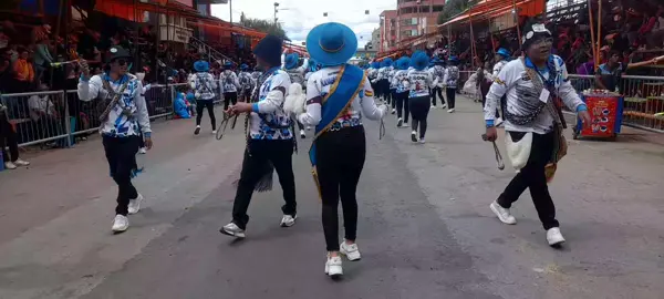 #carnavaldeoruro2025 #oruro_capital_del_folklore #últimoconvite #llameradaboliviana #llameradasocavón #carnavaldeoruro2025 