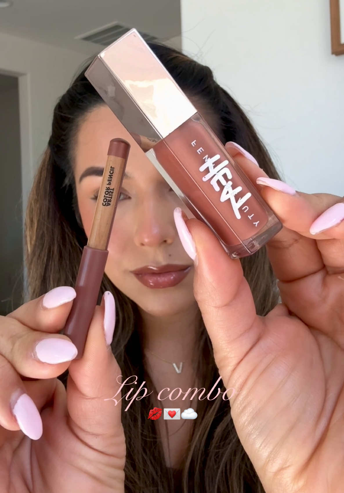 Lip combo details💋 @MakeUpForEverUSA anywhere caffeine  @Fenty Beauty glossbomb heat in fenty glow #makeup #makeuptok #BeautyTok #makeupinspo #makeuptutorial #makeupforbeginners #softmakeup #lipcombo 