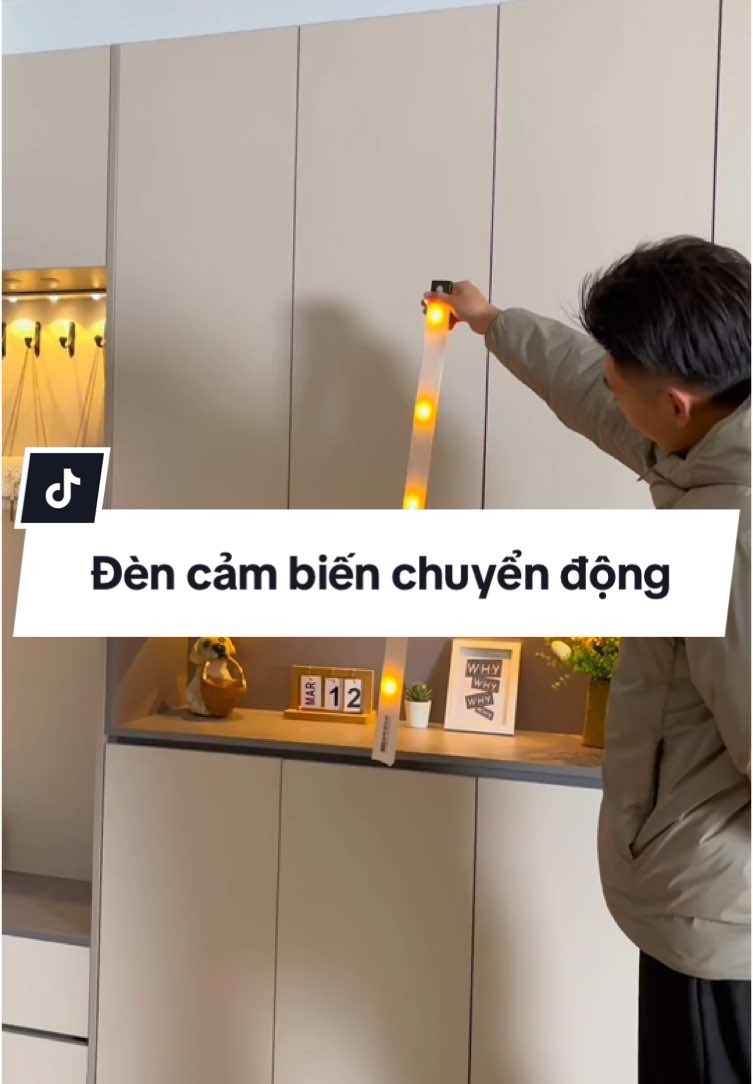 (Clip đầu của e có gắn giỏ ở góc trái ạ) Đèn LED Gắn Tường Siêu Mỏng Tủ Chiếu Sáng USB Sạc Không Dây Đèn Ngủ Cảm Biến Chuyển Động PIR Tủ Bếp Đèn 30/40/60CM #giadungnoithat #denled #dencambien #denledcambien #dencambientudong #dencambienchuyendong #denledthongminh #decortrangtri   #xuhuongtiktok 