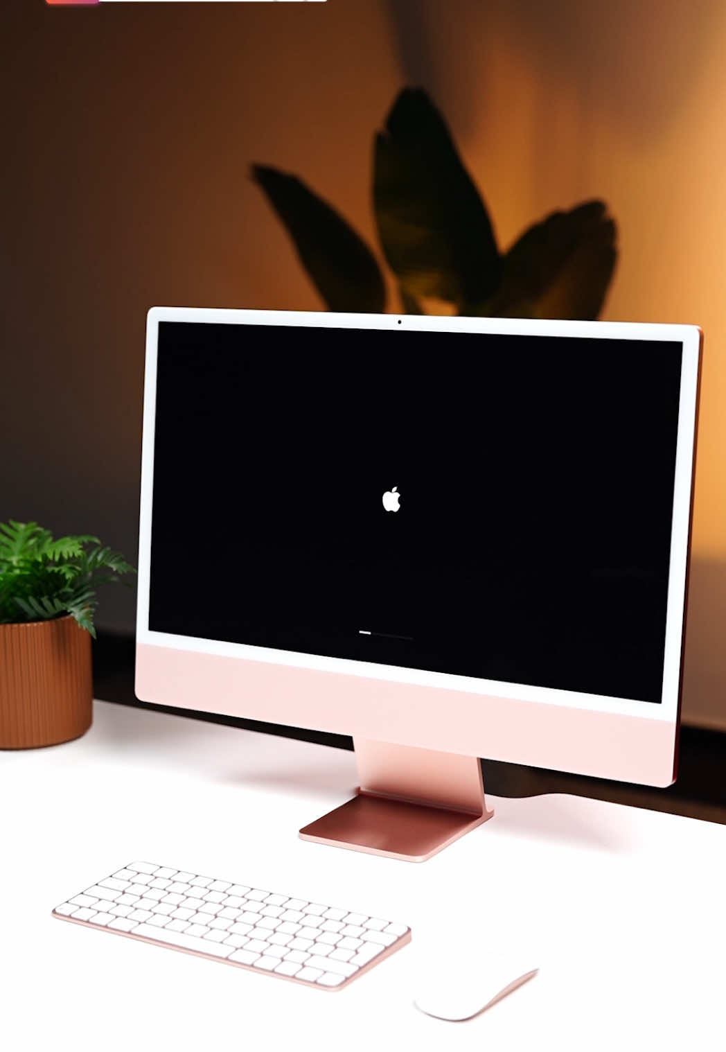 ‏iMac M3 – قوة وأداء في تصميم أنيق! شريحة M3 المتطورة، شاشة Retina 4.5K، ألوان زاهية، وأداء فائق  السرعة في أنحف iMac على الإطلاق! اقوى وافضل سعر : 1.850.000 دينار 🔥🔥 •	المعالج: شريحة Apple M3 مع وحدة معالجة مركزية 8 أنوية (4 أداء + 4 كفاءة) ووحدة معالجة رسومات 10 أنوية. •	الشاشة: 24 بوصة Retina 4.5K بدقة 4480×2520 بكسل، مع True Tone وسطوع 500 شمعة/م². •	الذاكرة والتخزين: ذاكرة موحدة 8GB (قابلة للترقية حتى 24GB)، مع تخزين SSD يبدأ من 256GB حتى 2TB. •	الكاميرا والصوت: كاميرا FaceTime HD 1080p، ميكروفونات احترافية، ونظام صوتي يدعم Dolby Atmos. 	 •	المنافذ والاتصال: Wi-Fi 6E، Bluetooth 5.3، منفذا Thunderbolt / USB 4، ومنفذا USB 3. •	التصميم والألوان: نحيف جدًا (11.5 ملم)، يتوفر بألوان زاهية: الأزرق، الأخضر، الوردي، الفضي، الأصفر، البرتقالي، والأرجواني. يتميز iMac M3 بأداء أقوى، رسومات محسنة، وكفاءة طاقة عالية، مما يجعله خيارًا مثاليًا للمستخدمين المحترفين والمبدعين. كل منتجاتنا اصلية مع ضمان رسمي ومن  ‏‎شركات عالمية رصينة ‏‎زورونا لتجدوا كل ما هو جديد وحصري  —————————$———————— ‏‎لتثبيت الطلب ارسل العنوان ورقم الموبايل وصوره المنتج برساله ‏‎او الاتصال على الرقم : 07844415555 ‏‎خدمة التوصيل متاحه 🚚 ‏‎داخل النجف-وجميع المحافظات العراق ‏‎العنوان : النجف - حي الزهراء - مجمع عشتار الترفيهي على الشارع