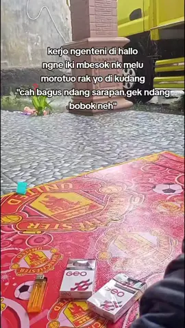 Karo lambene mecucu ae🤭
