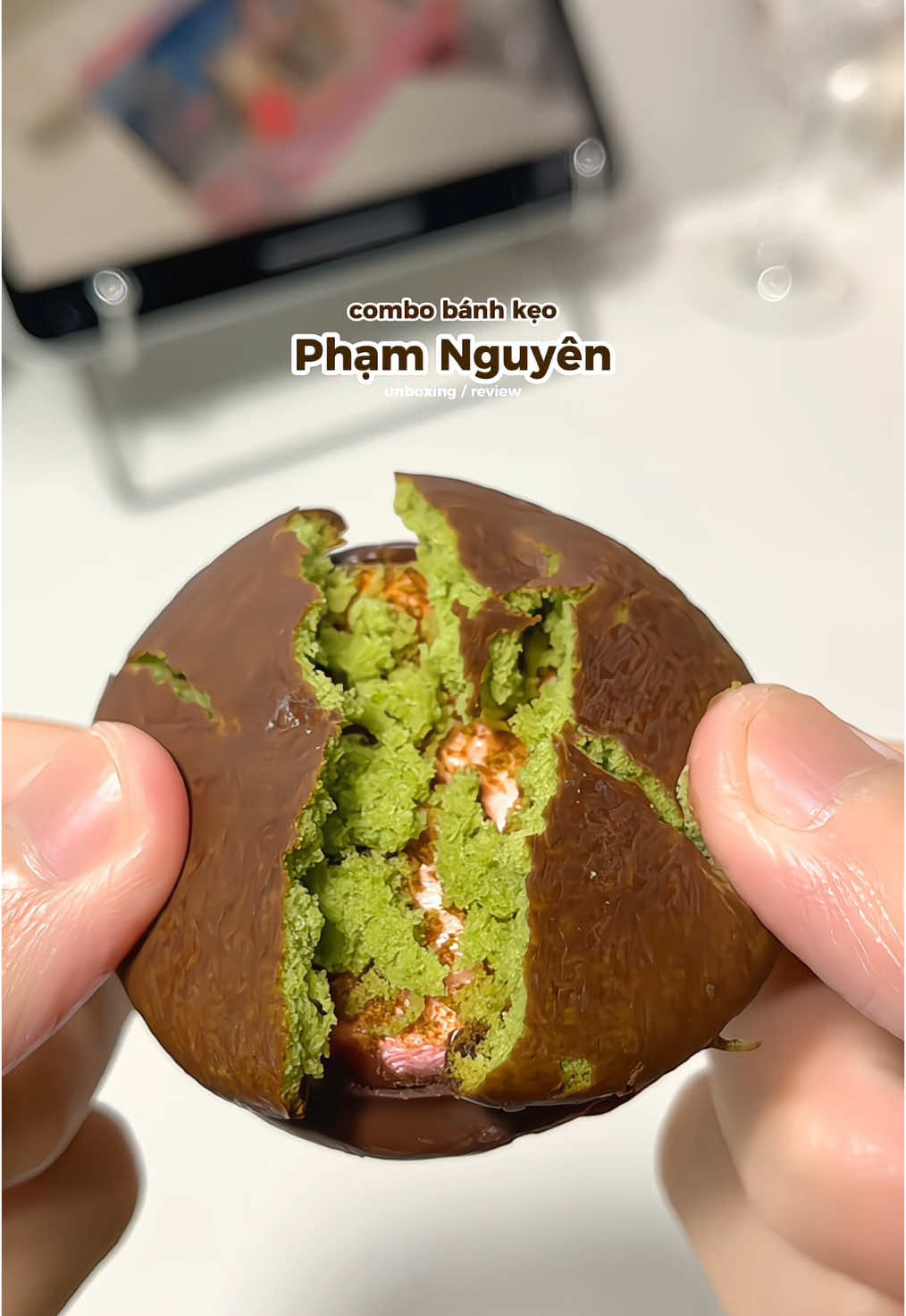 bánh siêu ngon luôn á , zá hssv nữa chớ #unboxingvideo #ancungtiktok #mukbang #anuong #foryoupage #nghile2009 #otto #banhphamnguyen #chocopn #muataitiktokshop #LearnOnTikTok #viral #ansang 