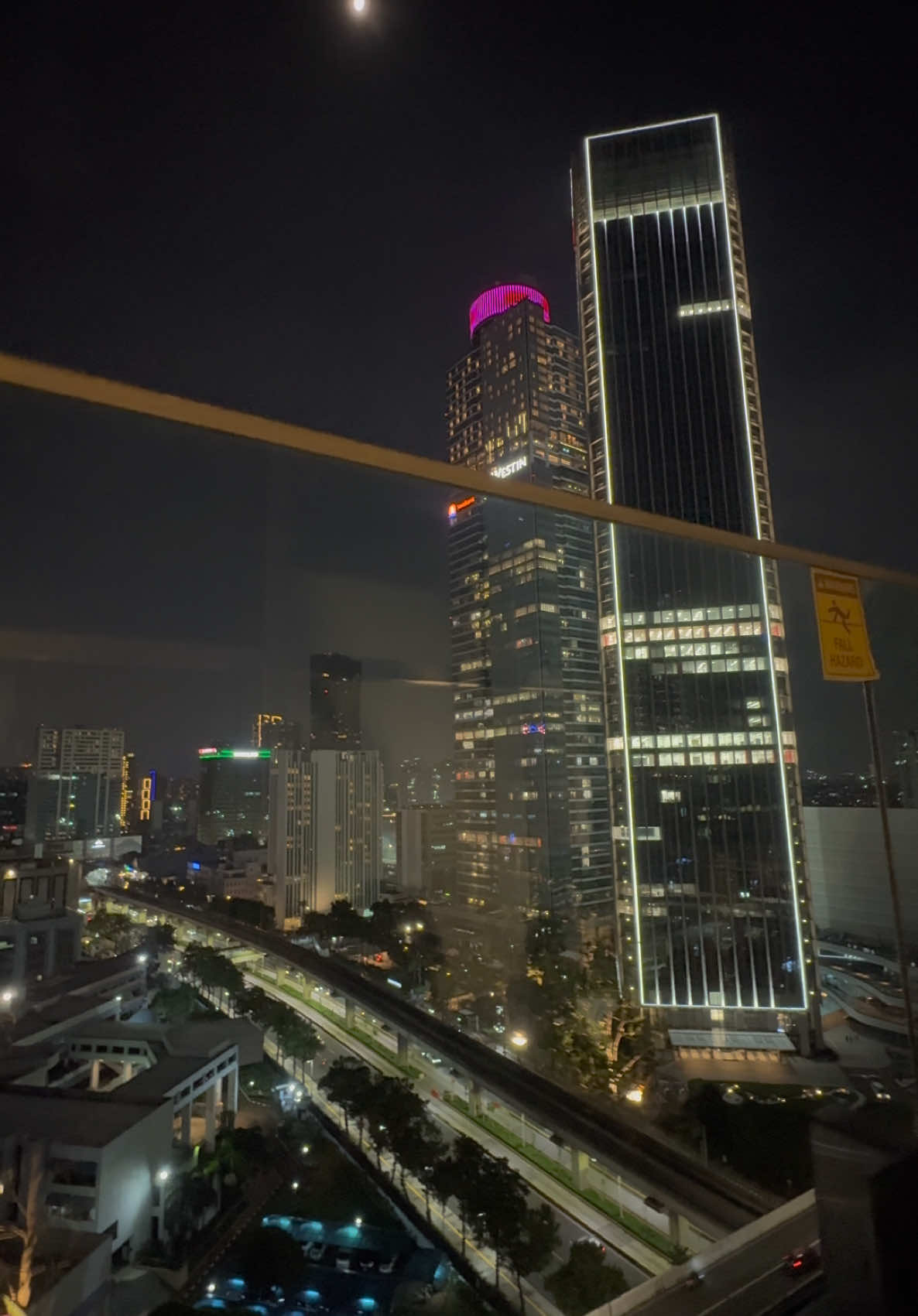Indahnya Jakarta di Malam hari #fyp #citylife #citylights #jakarta #indonesia #latepost #serunyaditiktok #tiktokindonesia #tiktokindo #tiktokviral #viralvideo #videoviral #tiktoker #tiktok #trending #viral #beautiful #nice 