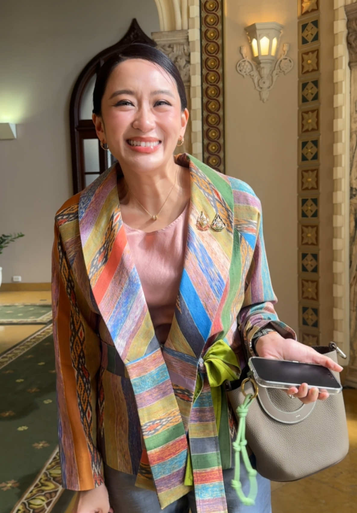 นายกฯสวมเสื้อผ้าไหมลายน้ำไหล จากจ.ขอนแก่นเข้าร่วมประชุมและเปิดงานแถลงข่าว Thailand Summer Festivals 2025 #แพทองธารชินวัตร 