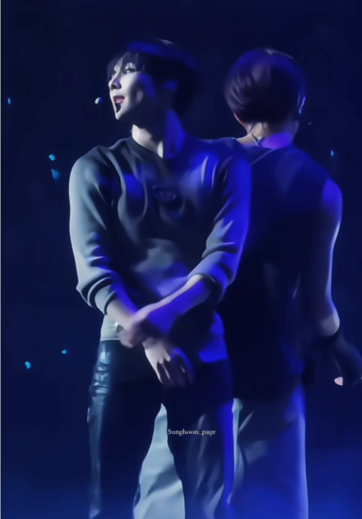 I'm not okay. I'm not okay. #jungwon #enhypen 