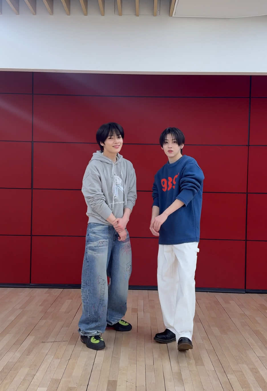 아이엔의 #WalkinOnWater Challenge 💦 w/ #KickFlip #킥플립 #계훈 #Kyehoon !😘 #StrayKids #스트레이키즈 #아이엔 #I_N #合 #HOP #YouMakeStrayKidsStay #NewMusic @KickFlip 