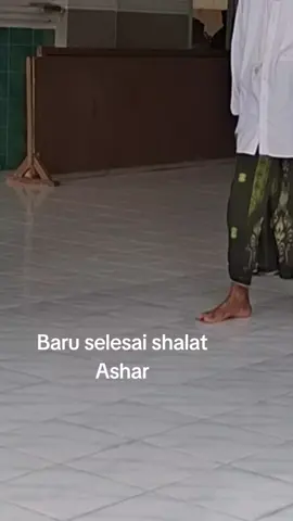 Beliau selalu berpesan agar selalu menjaga hati dan berbaik sangka pada orang lain. Senang atau susah itu tergantung dari bagaimana kita menjaga dan menata Hati Kita.  #Jagahati #Adabilmuimanamal 