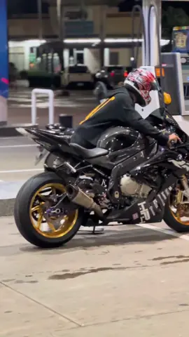 Throwback #BMW #S1000RR #Bigbike #JoNoy427 