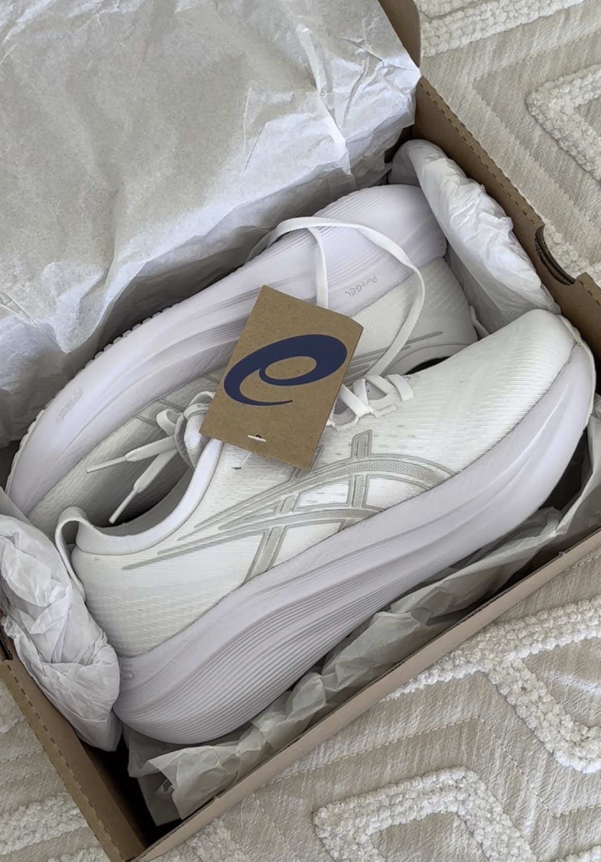 The comfiest easy/long run shoe👟  #asics#asicsgelnimbus27#newshoes#easyrun#Running