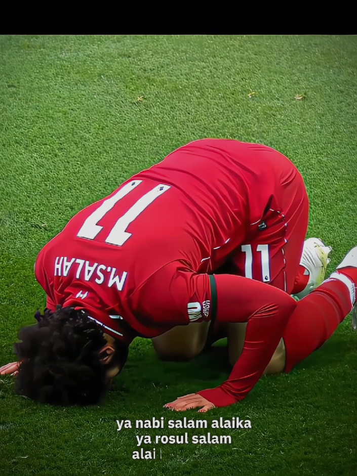 mosalah sujud syukur 🤲☪️  #fyp #mosalah #liverpool #sujudsyukur #foryoupage  #muslim #football 