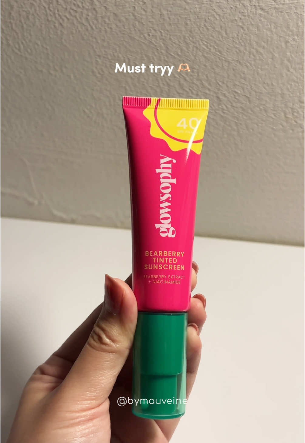 Tinted sunscreen terbaikk! 🤍 kalo jaman sekolah ada ini fix aku pake ini tiap hari sih 😍 glowsophy emg produknya ga ada yg gagal 💯 #tintedsunscreen #glowsophy #bearberrytintedsunscreen 