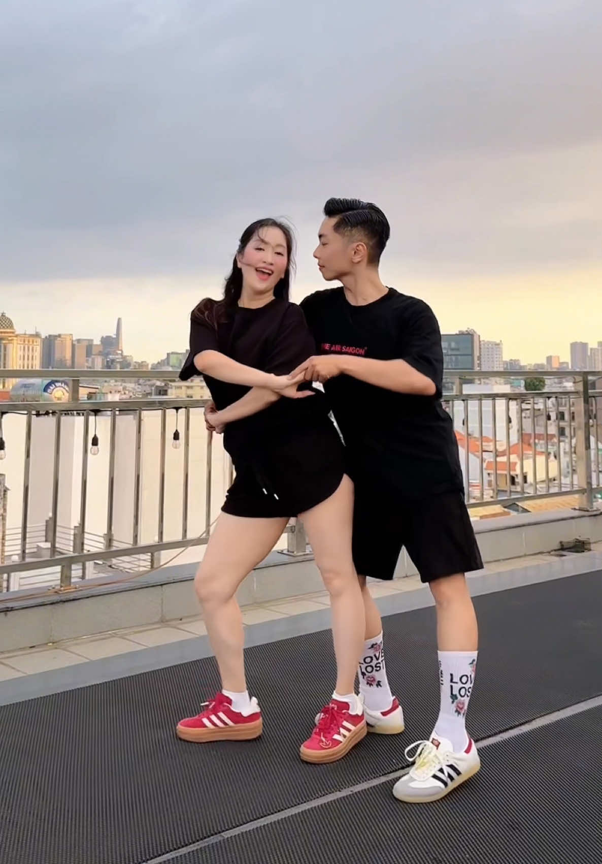 Lúc nào cũng có nhau , nhảy cùng Thi và Hiển nha #dancesport #khanhthiphanhien #ktakingtheart #chachacha #lixichengmarch 