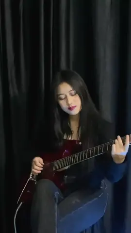 Musik adalah bahasa jiwa, yang dapat menyentuh hati dan membangkitkan emosi. Musik merupakan keindahan yang abadi, yang dapat membuat kita merasa hidup dan bersemangat. #melodi #musik #guitaristsoftiktok #femaleguitarist #guitarcover #blues #jazz #rock #metal #fypジ 