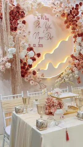 Một chút gam màu nâu góp phần sang trọng cho không gian gia tiên #decor #bridal #bienhoa #bìnhduong #vietnam 