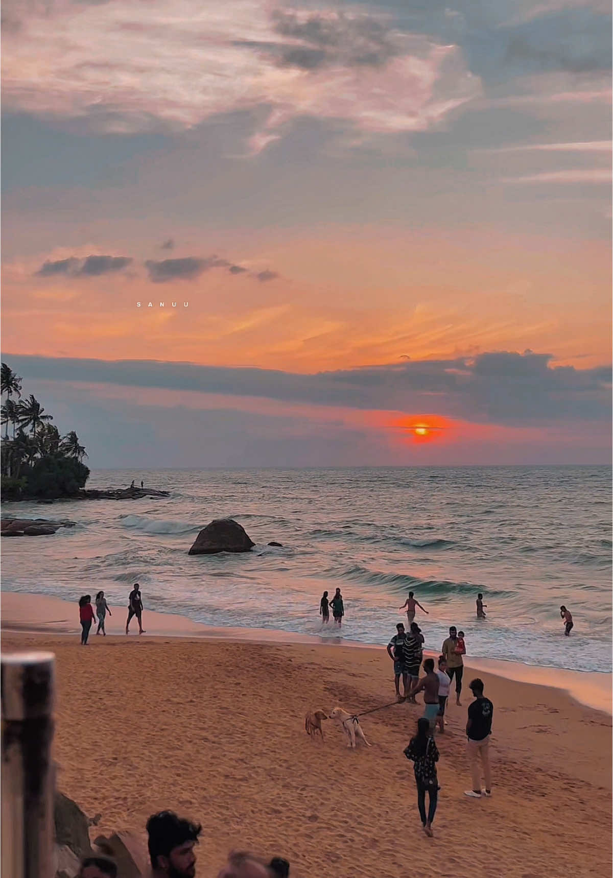 කොච්චර බැලුවත් එපා වෙන්නේ නෑ..?🥺💕🌤️  #srilanka🇱🇰 #galkissa #fyp #fypシ゚vira #foryoupage #momentsofliving #trend #onemillionaudition #viral #hinahenneman #fyppppppppppppppppppppppp #sunset #beach
