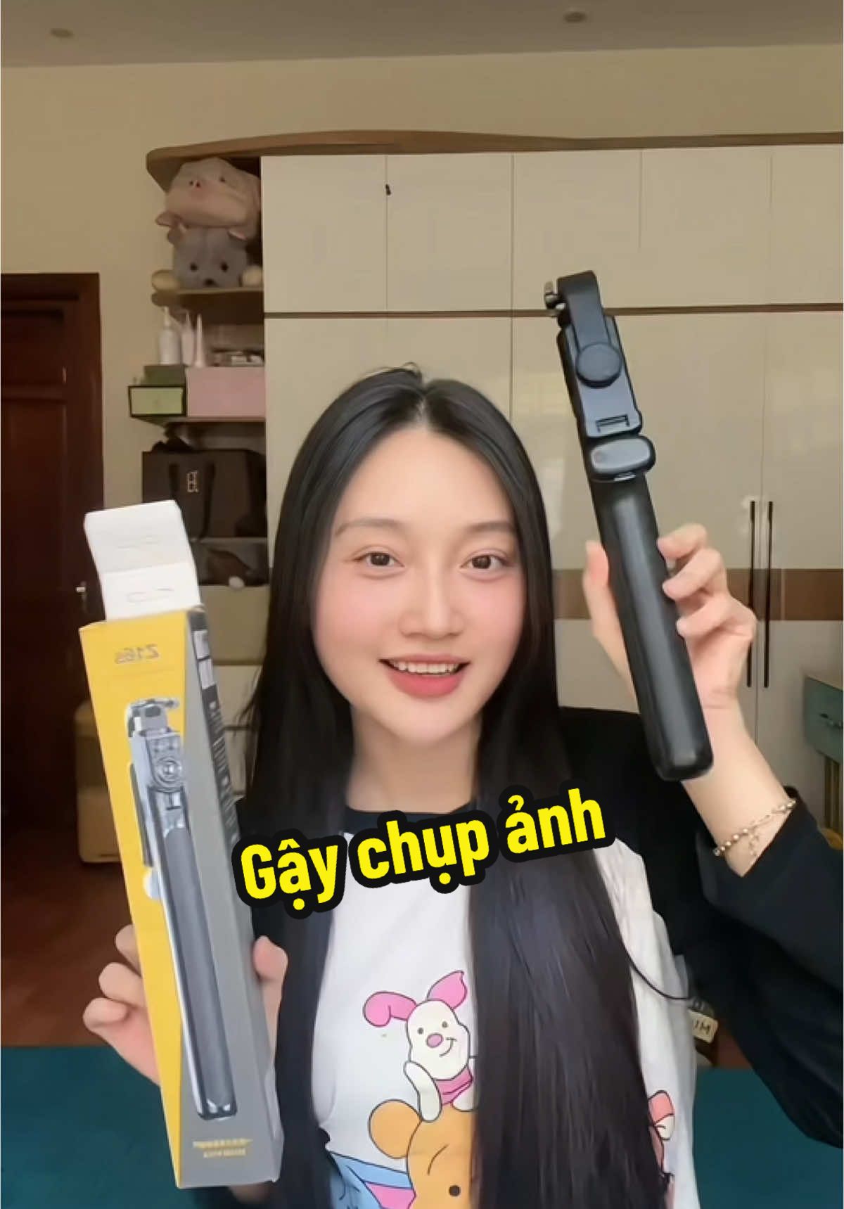 Gậy chụp ảnh cầm tay 3 chức năng  kèm đèn, dây sạc, điều khiển từ xa, giá thành rẻ phù hợp, chân đế cứng cáp chắc chắn, rất phù hợp cho những ai thích quay video chụp ảnh mà lại xịn như này #gaychupanh #gaychupanhcoden #gaychupanh3in1 #gaychupanh3chan 