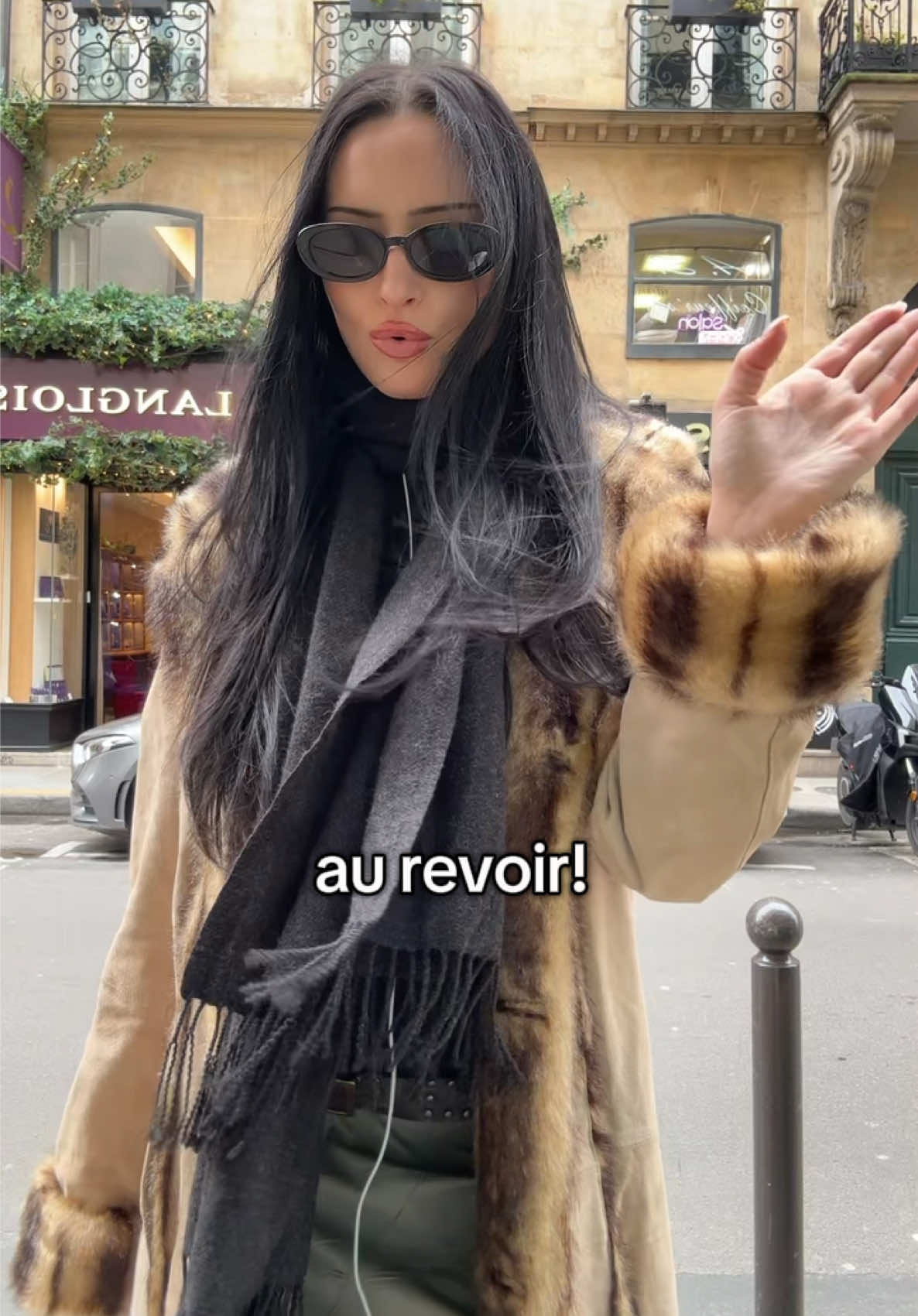 my vintage outfit of the day out in #paris #ootdinspo #vintagefashion #fitcheck 