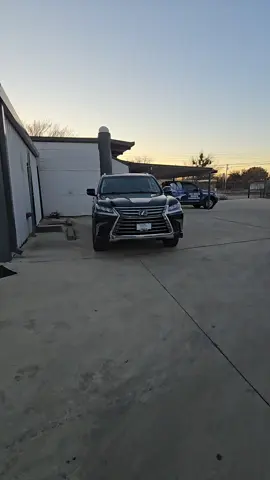 speedy mode lx570 until it goes above 30 mph.. #lx570 #landcruiser #lexus 