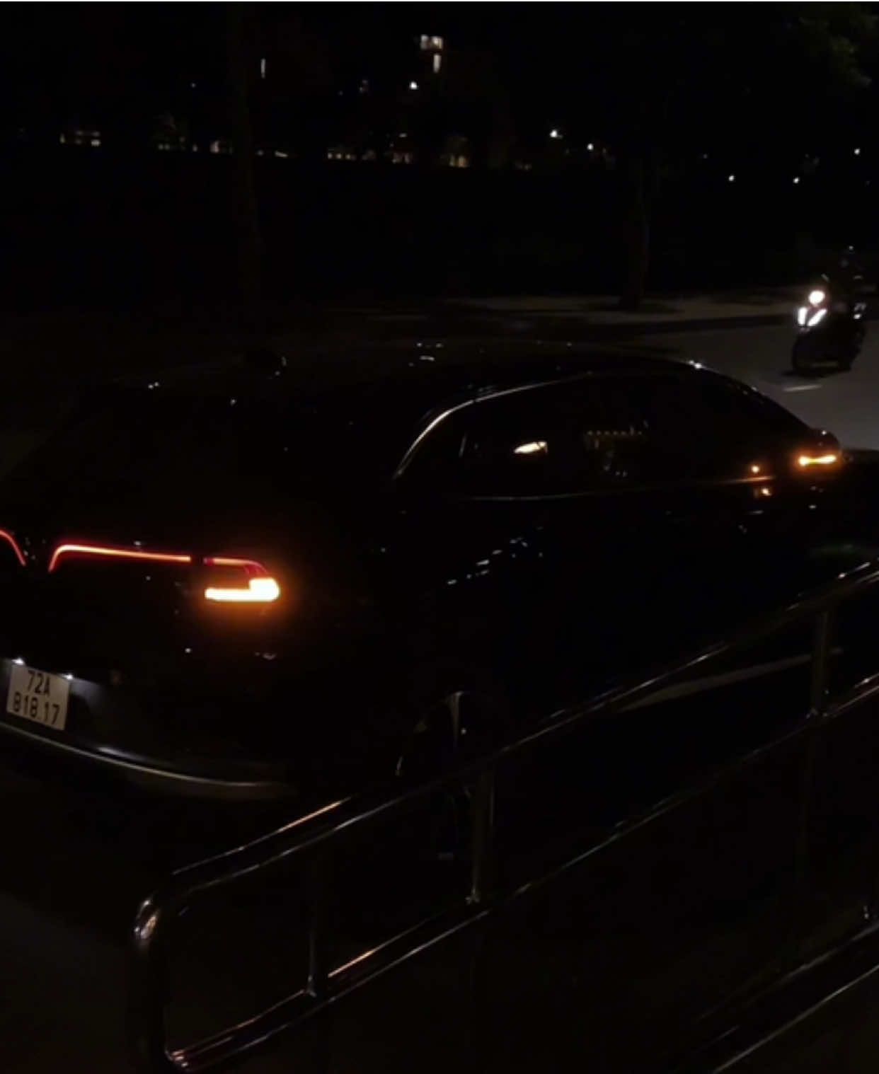 cũng giống giống mấy a hàng xóm gòi đó 😂😂 #vinfast #vf8 #nightride 