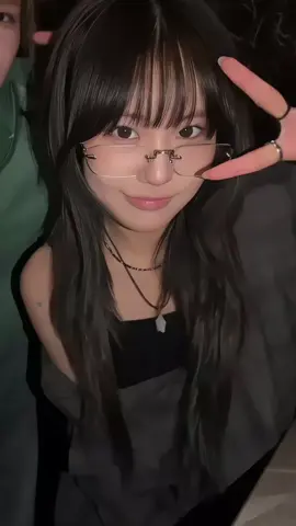- #JIEUN - gnt, só eu que acho mico vc ir pra escola só pra namorar ou chamar atenção de mlk? tipo, vai pensar em ter um futuro ;-; || #youngposse #fancam #kpop #fyp #contademoot #micamsyy 