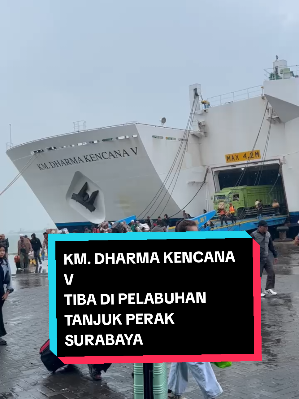 tiba di Pelabuhan Tanjunga perak  donggala-Balikpapan-Surabaya #tiketkapaldharmakencana #tiketpenyebrangan #infodonggala #infobalikpapan #infosurabaya #kirimbarang #kapalviral #kenyamanandharmakencana #fyp #viral #jadwaltiketkapal #dharmakencana #KMDharmaKencanaLima #PelabuhanSurabaya #pelabuhandonggala #pelabuhanbalikpapan #kapaldharmakencana5 #kapalviral #kapalnyaman #jalanjalan #infokapal #kapallaut #naikkapalnyaman #perjalanan #kapalfery #infokapalfery #jadwalkapal 