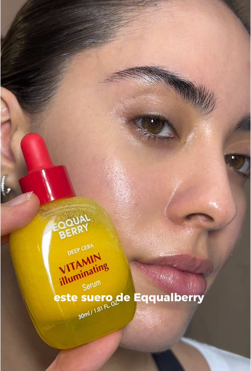 La vitamina c es un básico para tu rutina 🍊✨ así que aquí te dejo 3 recomendaciones de skincare coreano con vitamina C… 1.Eqqualberry Vitamin Iluminating Serum  2. Dr.Althea Vitamin C Boosting Serum  3. Deep Vita C Capsule Cream   . . . . . . #skincare #kbeauty #koreanskincareroutine #koreanskincare #koreanskincareproducts #medicube #koreanskincare #skincaretips #skincaretok #vitamin #vitaminac #suero #darkspots #darkspotserum 