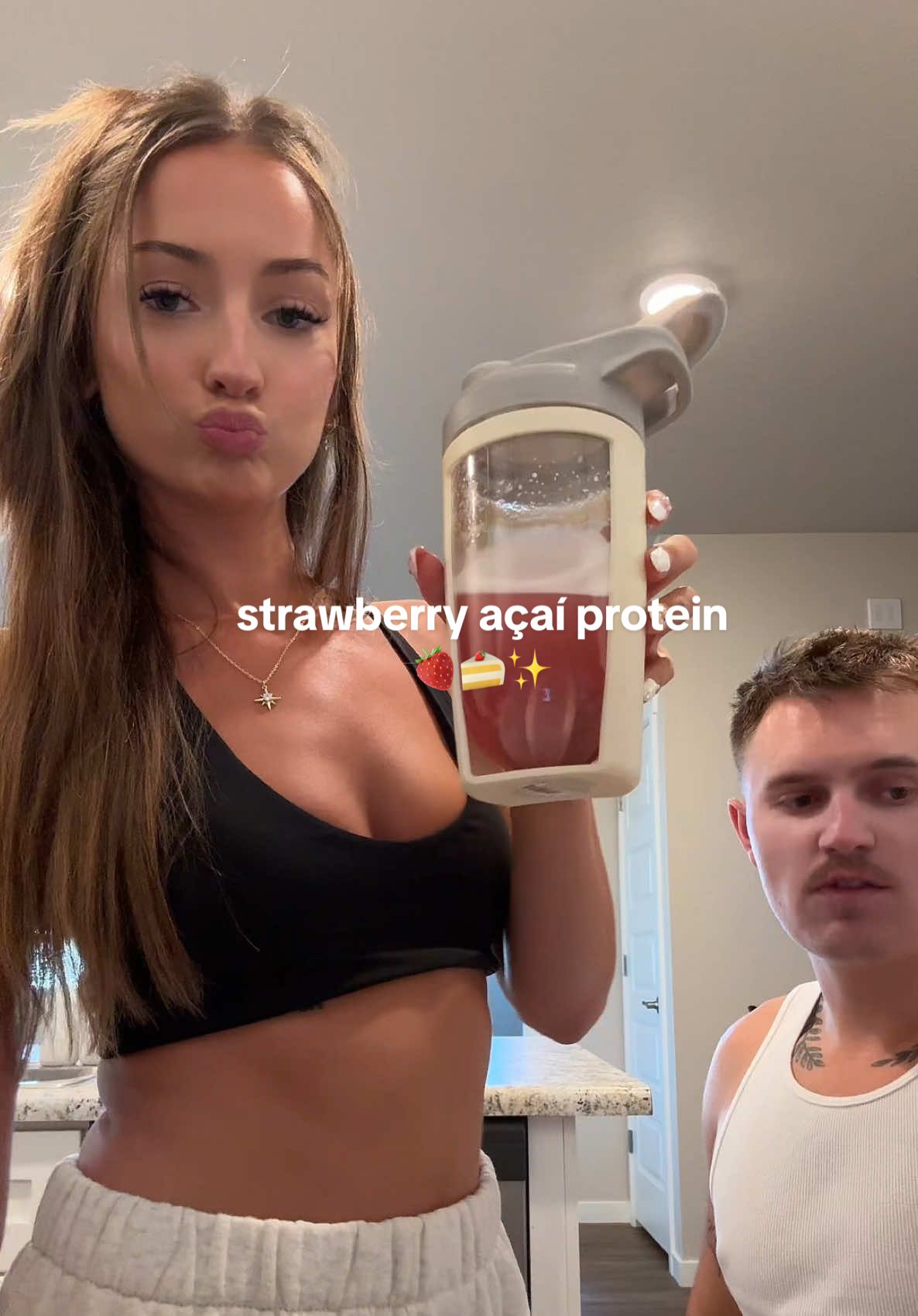 i wanna try all the flavors now 😋  #strawberryacai #protein #proteinpowder #proteinshake #lemonade #proteinlemonade #easyprotein #tiktokshop #healthy #gym #workout #supplements #review #Fitness 