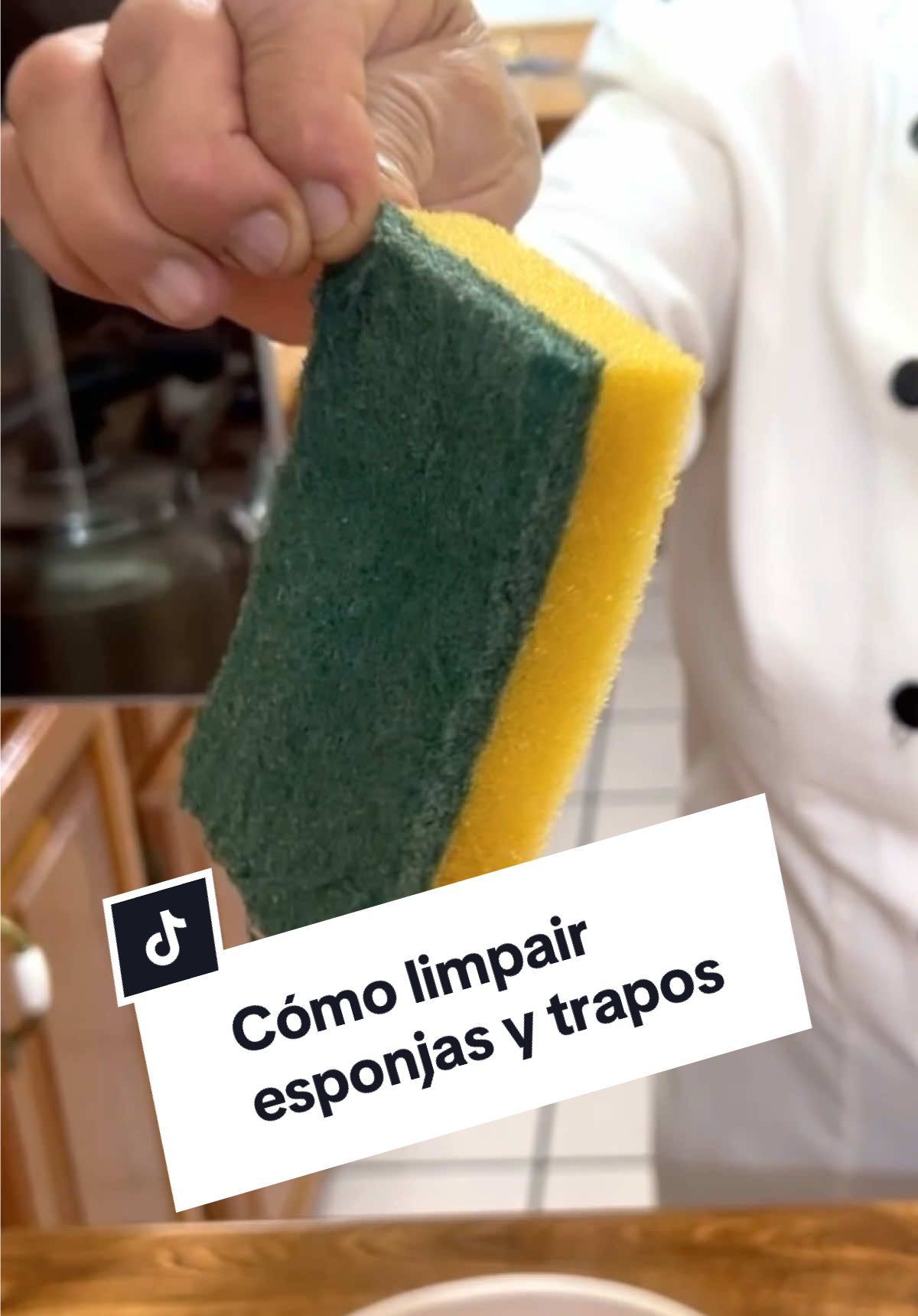 Mis hijos, me han preguntado muchas veces cómo es que se limpian y desinfectan los trapos y las esponjas después de usarse, por eso hoy quiero mostrarles estos tips muy fáciles que les van a ayudar, pónganlos a prueba mis hijos!!☺️ #alacocinaconjacobina #tipdelacocinaconjacobina #remedioscaseros #consejosdelhogar #limpieza #cocina 