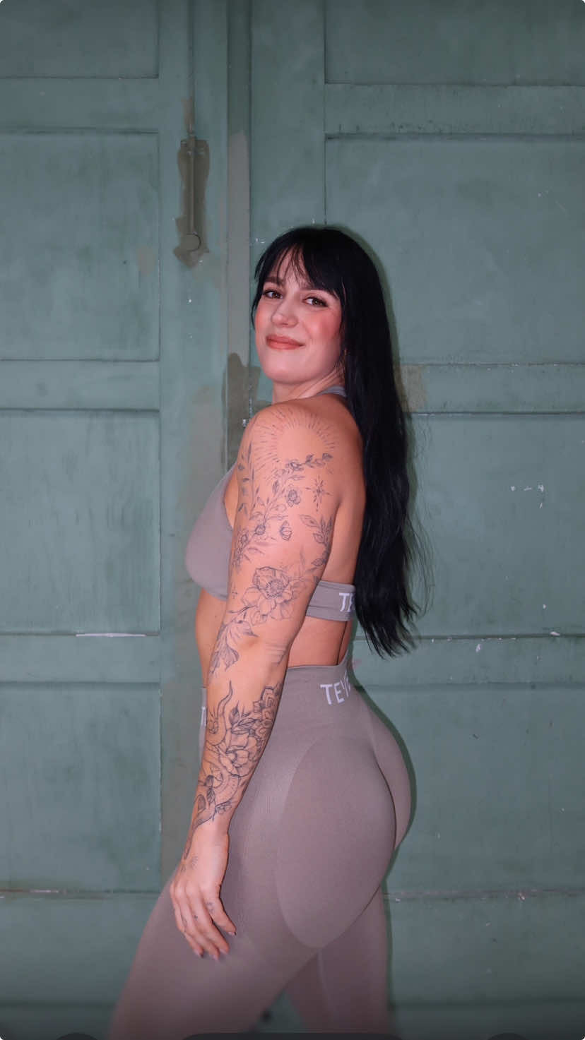 Love me a good fullbody day 🤝🏼  Fit: @Teveo DC: SELENA #teveo #gymrat #fullbodyworkout #gymgirl 