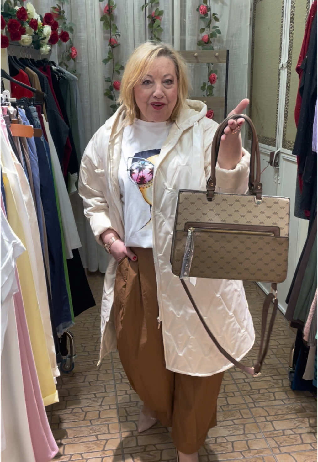 🎉 24ΩΡΟ GIVEAWAY – ΚΕΡΔΙΣΕ ΑΥΤΗ ΤΗΝ ΥΠΕΡΟΧΗ ΤΣΑΝΤΑ! 👜✨ Μόνο για 24 ώρες σου δίνουμε την ευκαιρία να κερδίσεις αυτή τη στυλάτη γυναικεία τσάντα! Μην το χάσεις! ⏳🔥 📌 Πώς να συμμετάσχεις: ✔️ Κάνε follow στη σελίδα μας στο Tik Tok @faysfashion ✔️ Like σε αυτό το βίντεο ✔️ Tag τις φίλες σου στα σχόλια (όσο περισσότερα tag τόσες και οι συμμετοχές σας) 🎯 Ο διαγωνισμός λήγει σε 24 ώρες! Η νικήτρια θα ανακοινωθεί σε νέο post! 🏆 Μπες τώρα στην κλήρωση & μπορεί η τσάντα να γίνει δική σου! 💕 #giveaway #διαγωνισμός #fashion #handbag #tiktokgreece #24hourschallenge #faysfashionclothes 