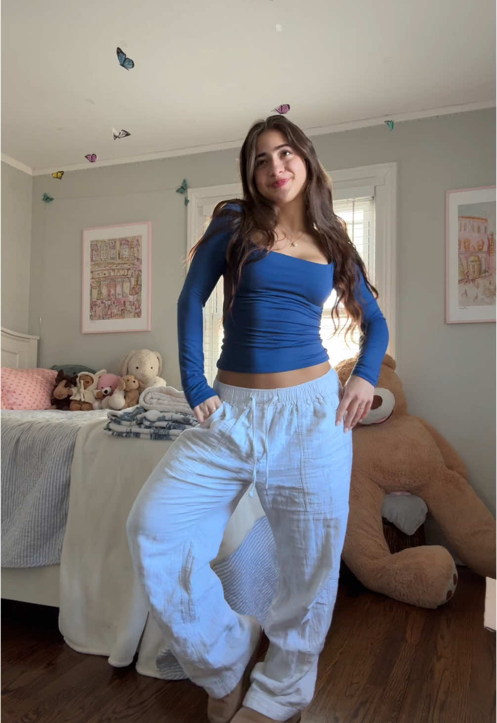 it might only be 54 degrees but the linen pants are coming out 🤗☀️ #outfitinspo #schooloutfits 