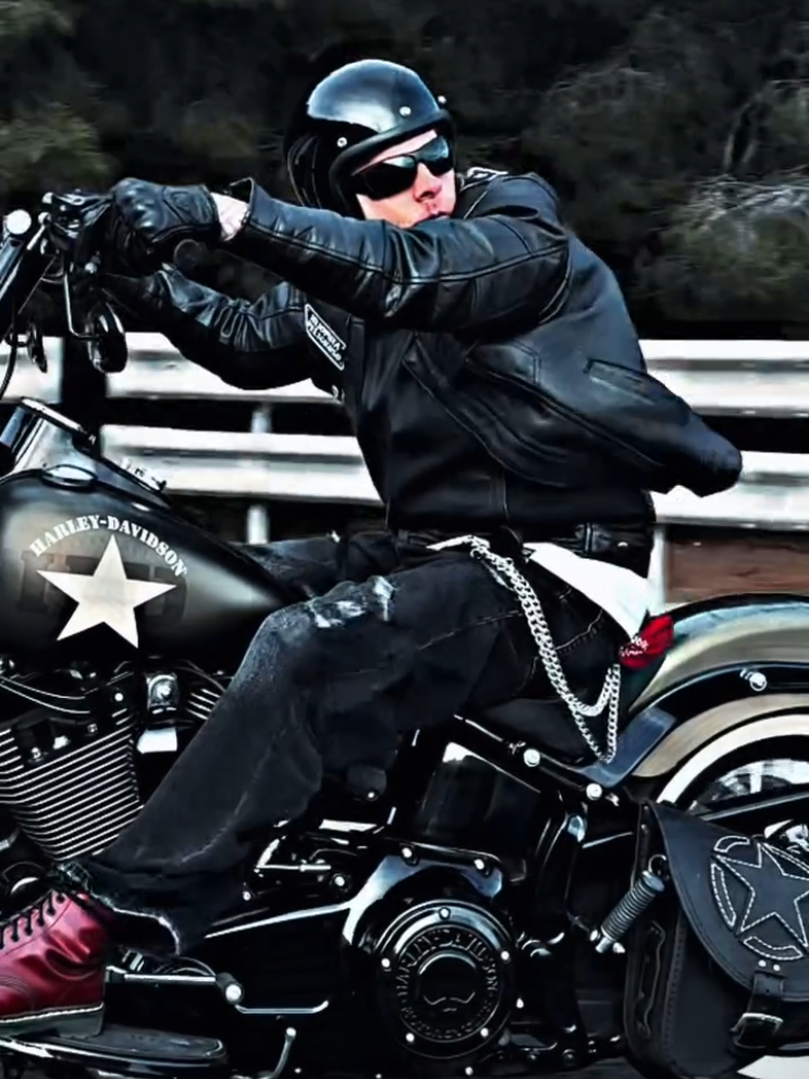 🦅 Opening the Wings 🦅 #motociclista #motos #harleychoppers #harleydavidsonmotorcycles #soa #harley #bobber #harleycustom #harleybobber #chopper #harleydavidsonlife #harleydavidson #harleydavidsonlifestyle #harleychoppers 