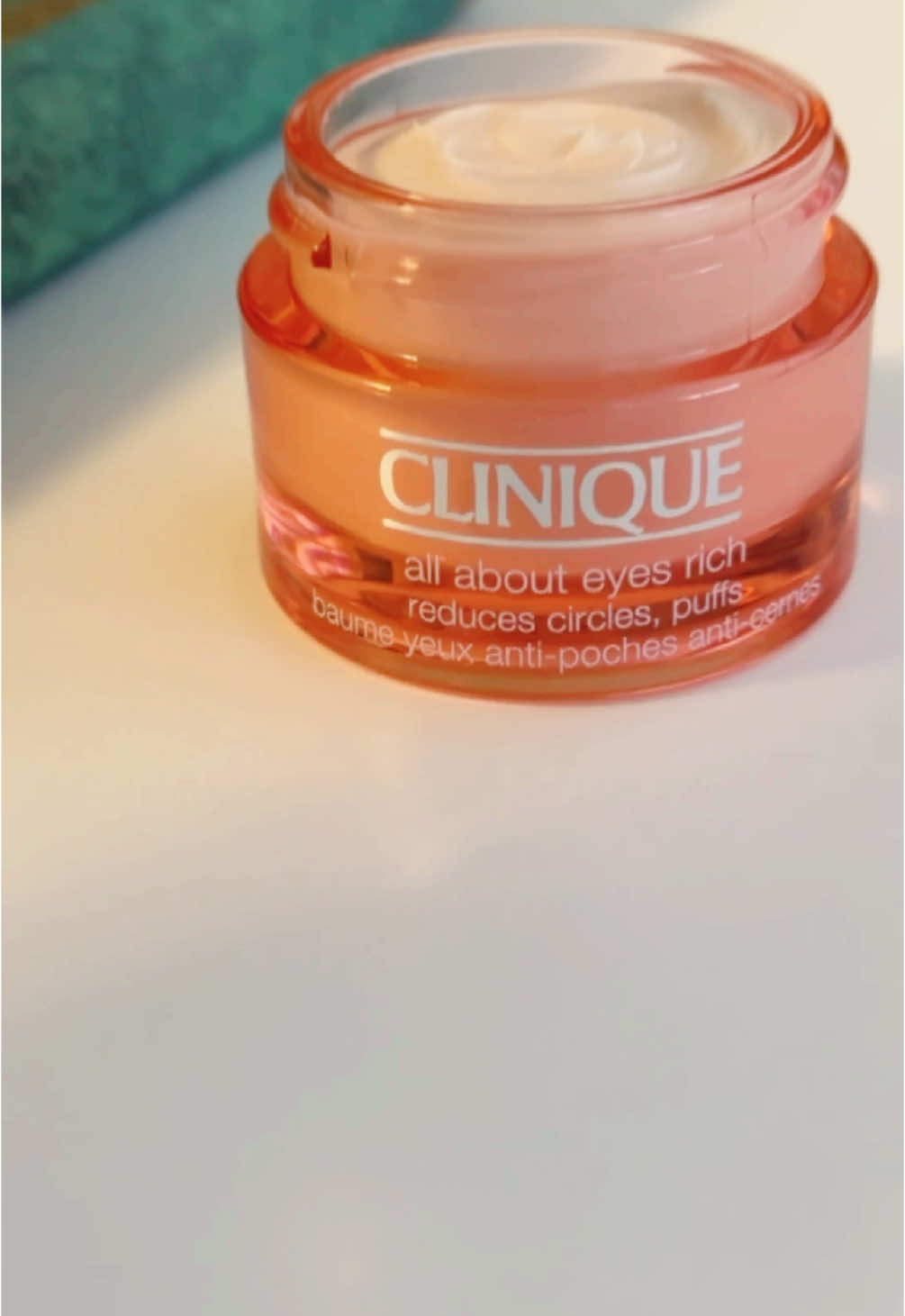 A new addition in my skin care routine ~ Clinique All About Eyes Rich eye cream 👀  The creamy formula hydrates deeply, and softens fine lines. Perfect for dry or tired eyes in need of extra care.   #thetiltedumbrella @Clinique #cliniquecanada #clinique #gifted #eyecream #puffyeyes #darkcircles #dryskin #skincareessentials 