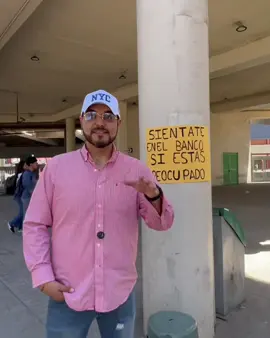 Encontré a joven honesto que lo perdió todo por una tragedia y así lo recompensé 😭 lloramos